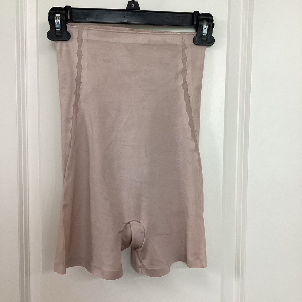 Spanx Assets Red Hot Label Shapewear Shorts - Never Worn